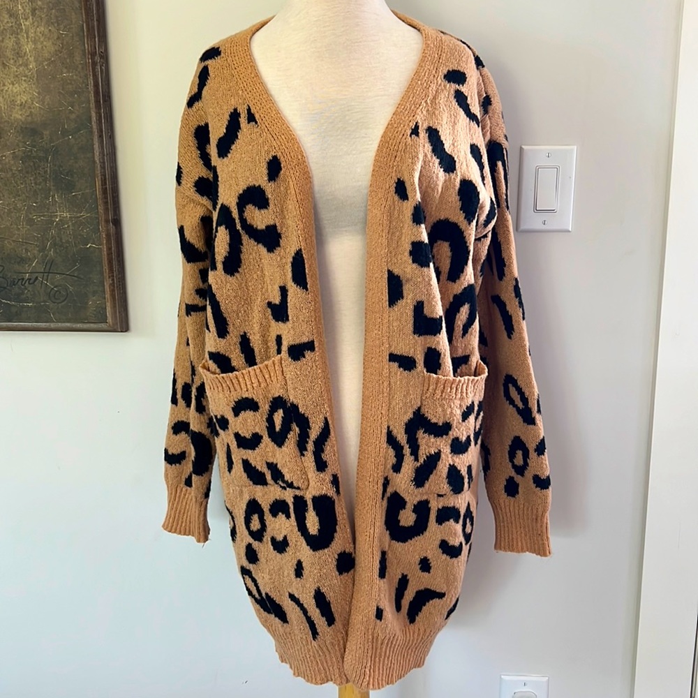 Cheetah/leopard print cozy cardigan